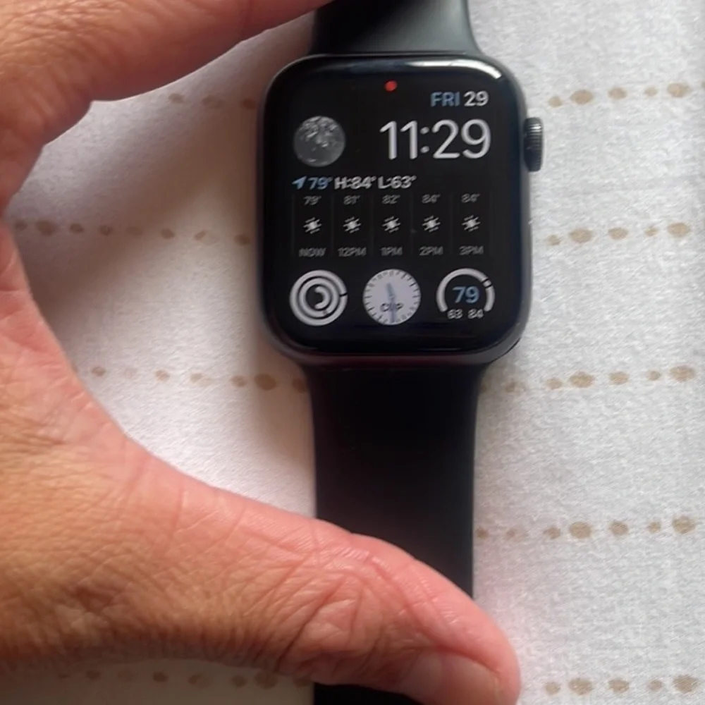 - Apple Watch⌚️‼️SERIES 6, 44 mm Space Gray Aluminum Case Black Sport Band